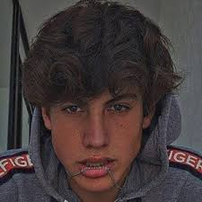 Fernando Mayen's Instagram, Twitter & Facebook