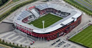 De vijverberg is al sinds de bouw in 1954 het onderkomen van in 1958 vond de memorabele beslissingswedstrijd om het kampioenschap van nederland tussen sc. Controle Op Veiligheid Stadions Soms Gebrekkig Nrc