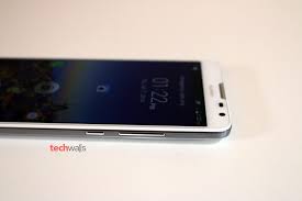 The huawei ascend mate2 isn't exactly a small phone, it measures 161.0mm x 84.7mm x 9.5mm (6.3″ x . Huawei Ascend Mate2 4g Lte Review A Powerhouse From China