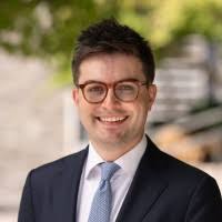 700+ "Elliot." profiles