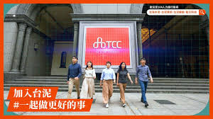 Her easygoing personality helps students to discover their own methods. å°æ³¥å¾µæ å°æ³¥è³è¨ çµ¦å¹´è¼äººèå° Youtube