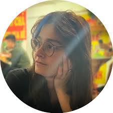 Courtney Mayhew's Instagram, Twitter & Facebook