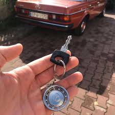Mercedes Hubcap Keychain W123 W116 W115 W114 Mercedes Mercedes Benz Cars Mercedes Benz
