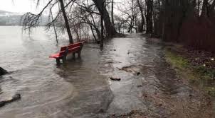 Sehr grosse gefahr vor schäden. Hochwasser Uster Zh Greifensee Uber Die Ufer Getreten Polizei Schweiz Ch