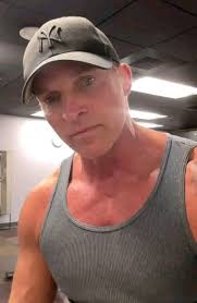 Best way to spend hospital time 🤘