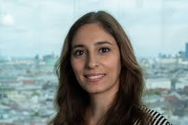 Juristin Fatma Johnson neu bei den Versicherungsagenten in der WKO