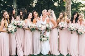 Hanya pengapit yang turut berada di pelamin semasa pengantin bersanding. 10 Rekomendasi Dress Bridesmaid Warna Pastel Untuk Ke Pesta Pernikahan Womantalk