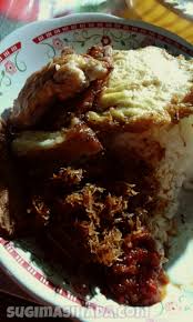 Bebek goreng sambal dan lalapan. Kuliner Malam Surabaya Bebek Goreng Cabang Purnama Di Jalan Raya Kali Rungkut Sugimasihada