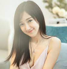 Yang started modeling at 15 when she was a model with add magazine, a defunct magazine in malaysia. Yang Bao Bei S Family Apologises For Her Suicide Attempt News Wwc