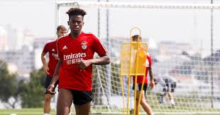 Latest on benfica defender nuno tavares including news, stats, videos, highlights and more on espn A Mae Tirou Nuno Tavares Do Sporting Jogador Visto Como Futuro Lateral Do Benfica E Da Selecao Renascenca