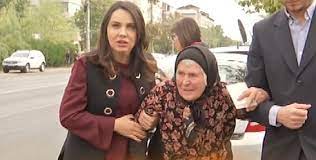 24 de rezultate pentru eticheta ana maria pătru. Bunica In VarstÄƒ De 90 De Ani A Anei Maria PÄƒtru La Dna È™i Au BÄƒtut Joc De Copilul Meu Ziarul De Valcea