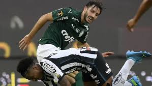 Ele vê o seu nome especulado em clubes da europa enquanto disputa a copa américa pelo uruguai. 1wy175va9aqdam
