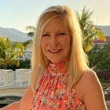 Bonnie Leaver's Instagram, Twitter & Facebook