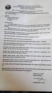 Jadi dalam menuliskan sebuah surat pribadi seseorang bebas menggunakan cara. Suratnya Ke Ortu Siswa Viral Kepsek Warsana Itu Surat Cinta