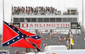 There are some significant advantages to oval racing over road racing, to wit: Tras Prohibir Bandera Confederada Inicia Labor Mas Dificil Para La Nascar