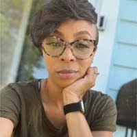 Lisa Meserole's Instagram, Twitter & Facebook