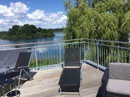 Traumhafte liegenschaften am wörthersee sowie objekte am meer ermöglichen wohnen mit urlaubsfeeling. Ferienwohnung Residenz Am Trammer See Wohnung Seeblick Plon Firma Residenz Am Trammer See Frau Barbara Wellmer