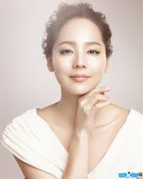 Ca sĩ nhạc pop Eugene