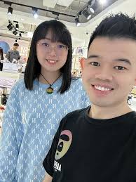 台湾代购第三场‼️ 你们要的#RobinMay 终于来咯这次到他们的总店直播这次包包👜给你们免邮还要送礼物给你爽逼逼😆 大概3点多开播