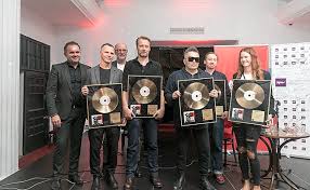 Cieszę się również dlatego, bo na okładce jest mój pies, mój. Muniek Staszczyk Syn Miasta Wydarzenie Hi Fi Class