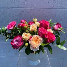 We are not your adverage floral. Meet Me On House Party Designer S Choice Lasvegas Missdaisy Lasvegasflorist Lasvegasweddings Weddingins Flower Delivery Same Day Flower Delivery Flowers