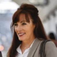 Lisa Devita's Instagram, Twitter & Facebook