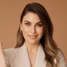 Lucy Roach's Instagram, Twitter & Facebook