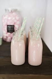 Erdbeermilch Getrank Zum Kindergeburtstag Candy Bar Sweet Table Kindergeb Teenager Geburtstagsparty Teenager Madchen Geburtstag Madchen Geburtstagsparty Ideen