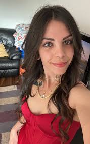 Hello, I'm Emily, 24 years old. I'm from Italy and I come back home ten  days ago, after seven months in Australia. I'm looking for a job in  hospitality, as a waitress.