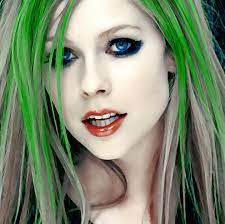 You know that i'm a crazy and that's why i smile it's been a while since everyday and everything has felt this right and now you turn. Avril Lavigne Smile By Lexymelopela On Deviantart Avril Lavigne Avril Lavigne Style Avril Levigne