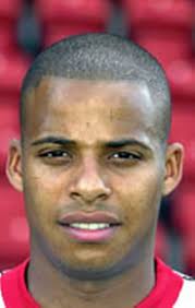 Bulls get in a mess as Cards refuse to throw in towel