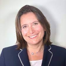 Lara Strain's Instagram, Twitter & Facebook