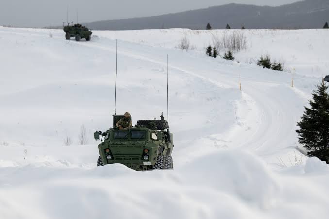 Teamwork makes the dream work! Units from 34 Canadian Brigade Group got  together in Valcartier, Qc to put their readiness to the test. Soldiers  stepped up to the challenge on Ex XERUS