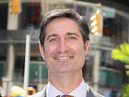 New Starbucks CEO Brian Niccol's pay package sends a signal