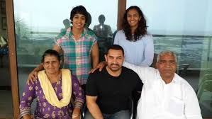 Aamir To Visit Phogat Family Before Dangal Release 55 kg, medidas do corpo: dangal release