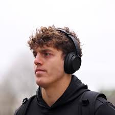 Exeter Chiefs Official ameongeza...