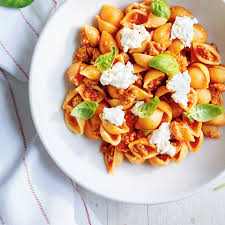 Pates A La Ricotta Et A La Saucisse Ricardo Recipe Sausage Pasta Pasta Dishes Pasta Recipes