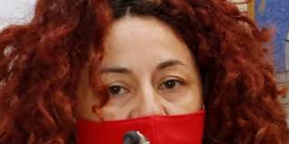 Pensioni alle Poste col Green pass «Non tutti sanno usare i telefonini»