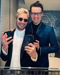 Het voelt erg herkenbaar en tegelijkertijd. Splinter Chabot On Twitter Thealliance Geen Enkel Rood Scherm Kan Dat Breken We Huppelen Vrolijk Verder Joshnolet Wieisdemol Avrotros Widm Wieisdemol Https T Co Ws0udbjeff