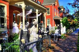 Best Places To Trick Or Treat In New Jersey Halloween Yard Displays Terrifying Halloween Halloween House
