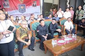 Ketua pengarah jabatan penjara, datuk seri zulkifli omar menjelaskan, keputusan untuk tidak memberi kebenaran itu bukan keputusan menteri dalam negeri. Mendagri Optimistis Pilkada Serentak 2018 Berlangsung Lancar Nusakini