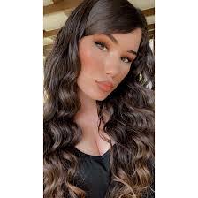 Leah Hash's Instagram, Twitter & Facebook