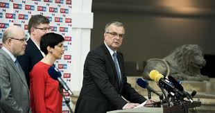 I já jsem se rozhodl opustit svou názorovou bublinu. Spoluzodpovednost Za Nagyovou Me Trapi Rekl Kalousek Do Jakekoliv Pristi Vlady Si Vystavil Stopku Irozhlas Spolehlive Zpravy