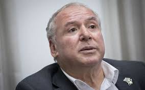 הדרך של דוד אמסלם מ"חוק הג'ובים" לשר האחראי על 53 אלף משרות