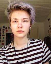 Maybe you would like to learn more about one of these? Round Face Ftm Haircuts Round Face Androgynous Haircuts Hairstyles Lovers