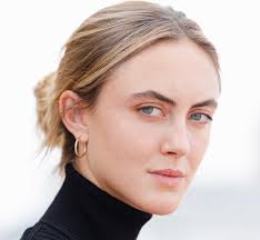 Here's about all the SFW stills we could find for tonight's screening of  KNIFE + HEART!⁠ ⁠ Don't miss the Qweird Cinema kickoff featuring Yann  Gonzalez's sexy, stylish neo-giallo queer slasher, featuring