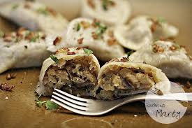 Doprawić solą i pieprzem do smaku i podsmażyć ok. Przepis Na Pierogi Z Kapusta I Grzybami Blog Kulinarny Kuchnia Marty