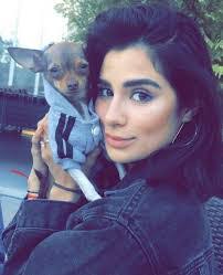 Evelyn Cage's Instagram, Twitter & Facebook