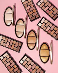 This foundation masterfully diffuses the line between makeup and skin for undetectable coverage. Too Faced Born This Way The Natural Nudes Eye Shadow Palette