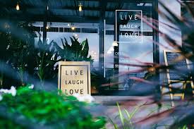 ฮูลา ฮูล่า กอล์ฟ คลับ คาเฟ่ (hula hula golf club cafe) โอ้โห อาคารทรงโมเดิร์นไทยดูอลังตั้งแต่ทางเข้าแรกเห็นเลย แต่ใครจะรู้ว่ามีคาเฟ่ลึกลับ. Live Laugh Love Cafe Photos Facebook